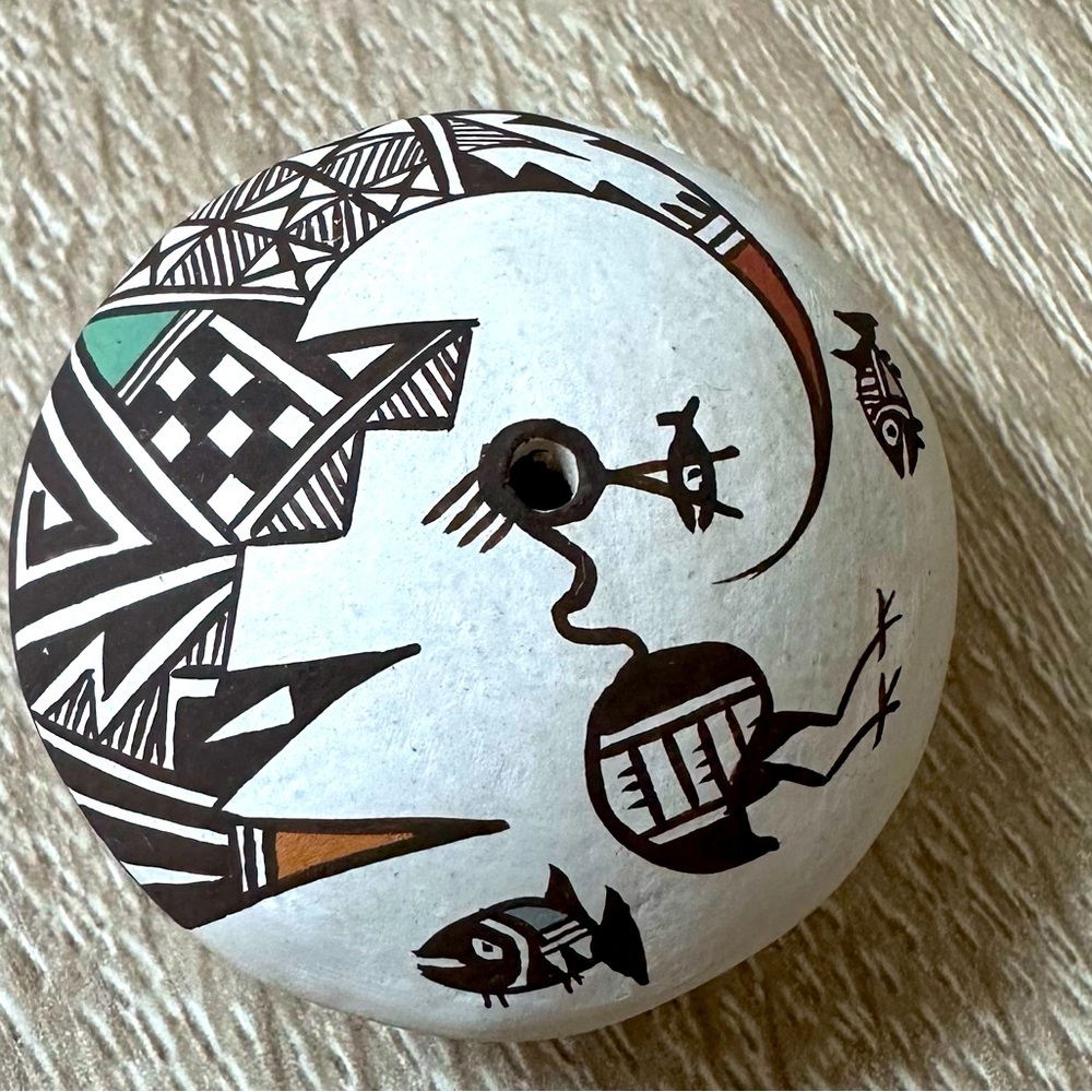 Acoma Pueblo Pottery Seed Pot by Carolyn Concho